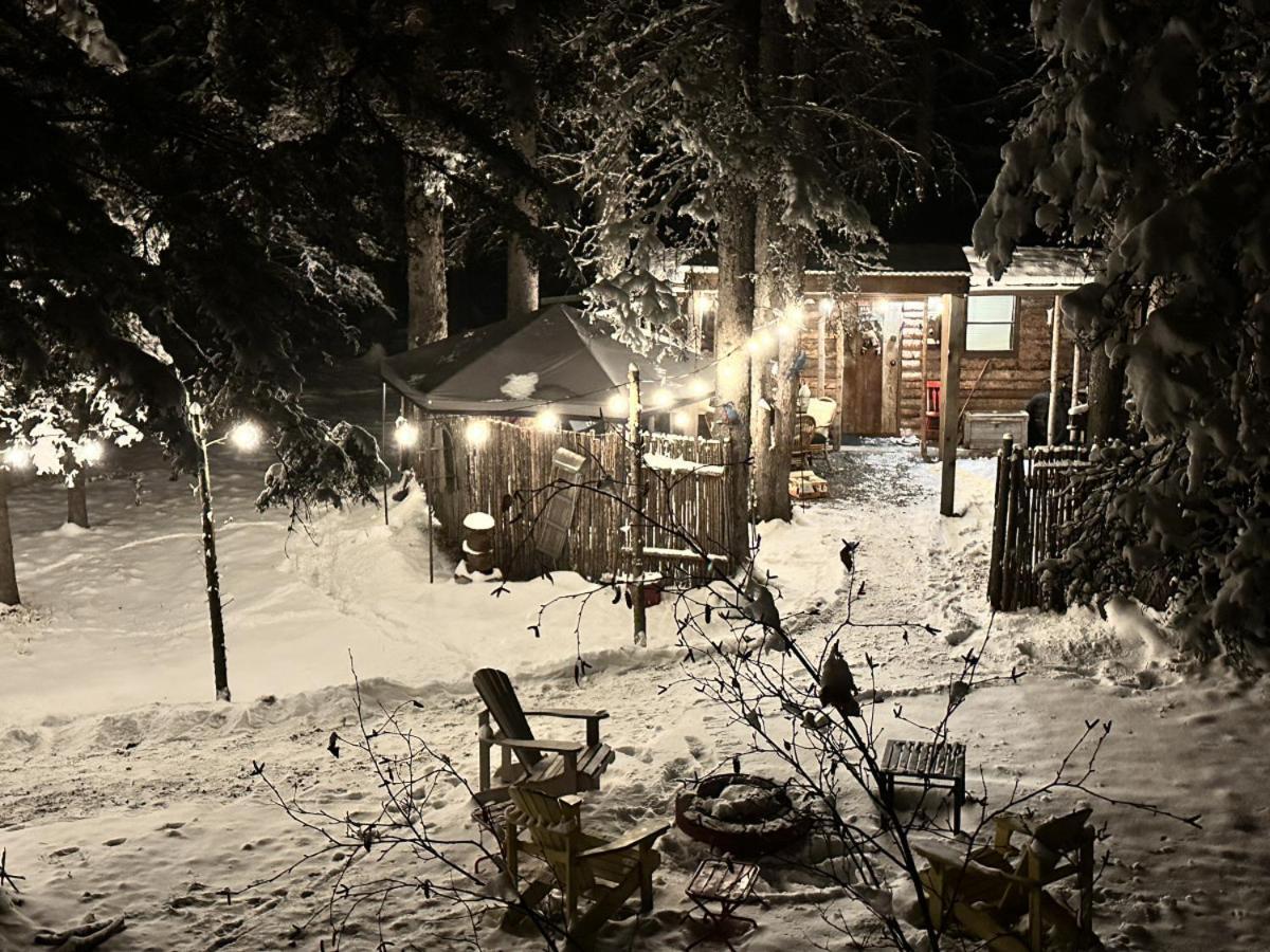 Rustic Cozy Cabin With Hot Tub Bragg Creek Extérieur photo
